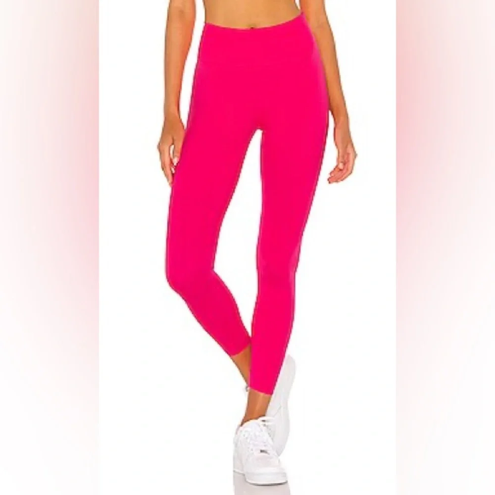 NWT Nike One Luxe Women's Mid-Rise 7/8 Leggings Hyper Pink Medium‎